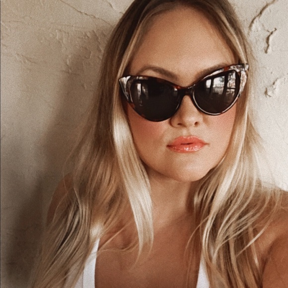 Chic Tortoise Shell Style Cat Eye Sunnies - Picture 9 of 15